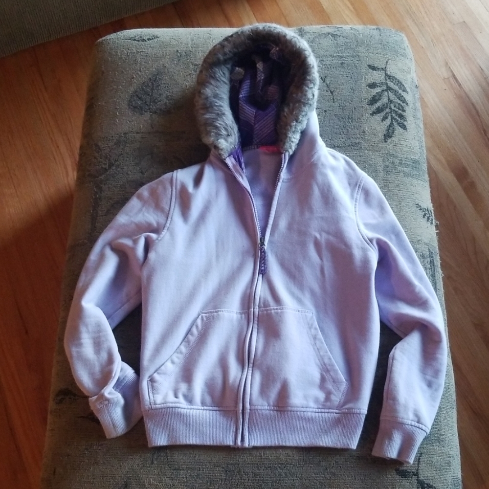 Hooded zip-up jacket